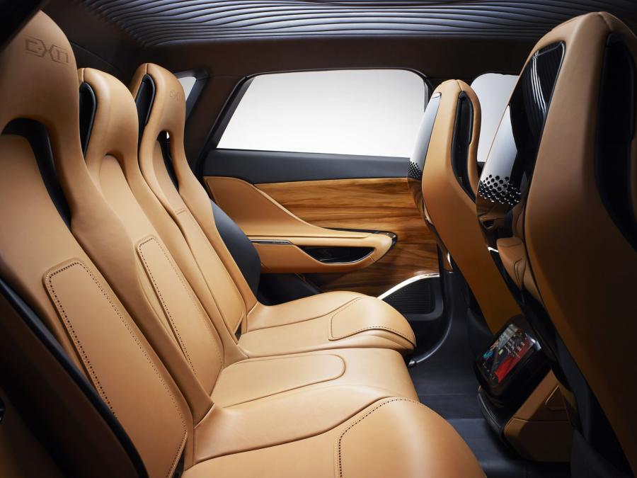  Jaguar C-X17 Concept in Liquid Gold 2013 года  (фото 10 из 36)
